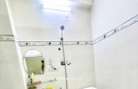 Bán Nhà gần MT Hoàng Diệu. Quận 4, 3 tầng, 44m2, Giá nhỉnh 14 tỷ.